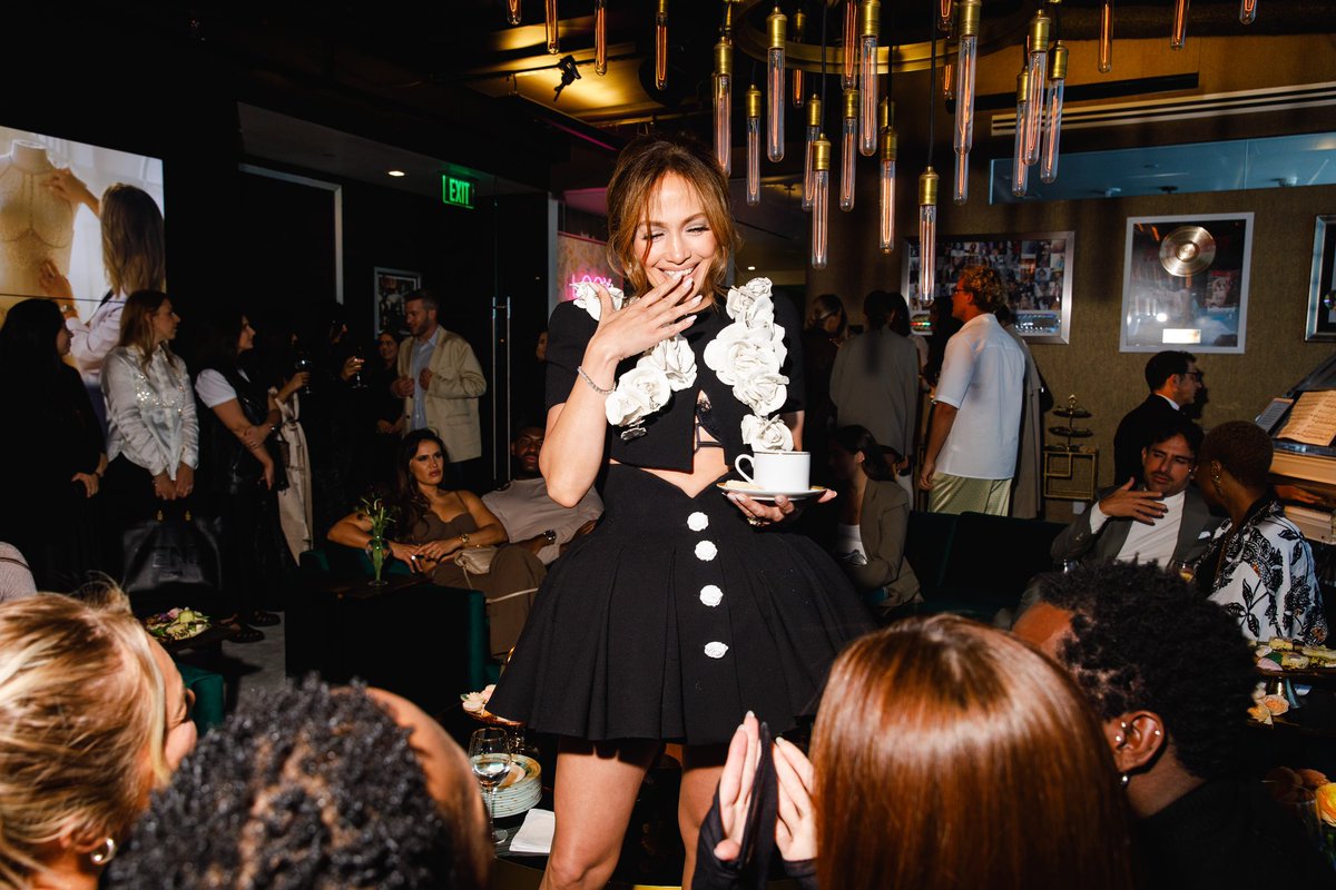 jlo tweet media