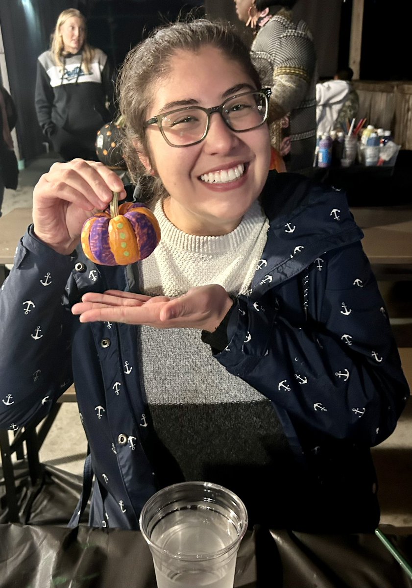 heroichistory22's tweet photo. The @haroldwinklerms beginning teacher cohort and their mentors enjoyed an evening of pumpkin painting together! 🎃🎨🤝

Friday night fun and fellowship! 

#RunWithThePack🐺 #RelationshipBuilding https://t.co/ETmrlm7ofG