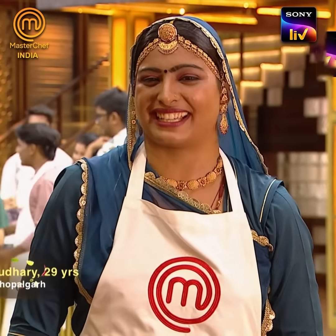 SonyTV के कुकिंग शो MasterChef India में Top 12 Chef में पहुँची गाँव की देशी शेफ कौशल्या चौधरी को बधाई व शुभकामनाएं 💐💐🎊🎊🌟
-गाँव की रसोई से देश की सबसे बड़ी रसोई तक का पहुंचा सफर
Kaushalya Choudhary   Sony LIV  #Rajasthani #SidhiMarwadi #Jodhpur #Rajasthan #KaushalyaChoudhay