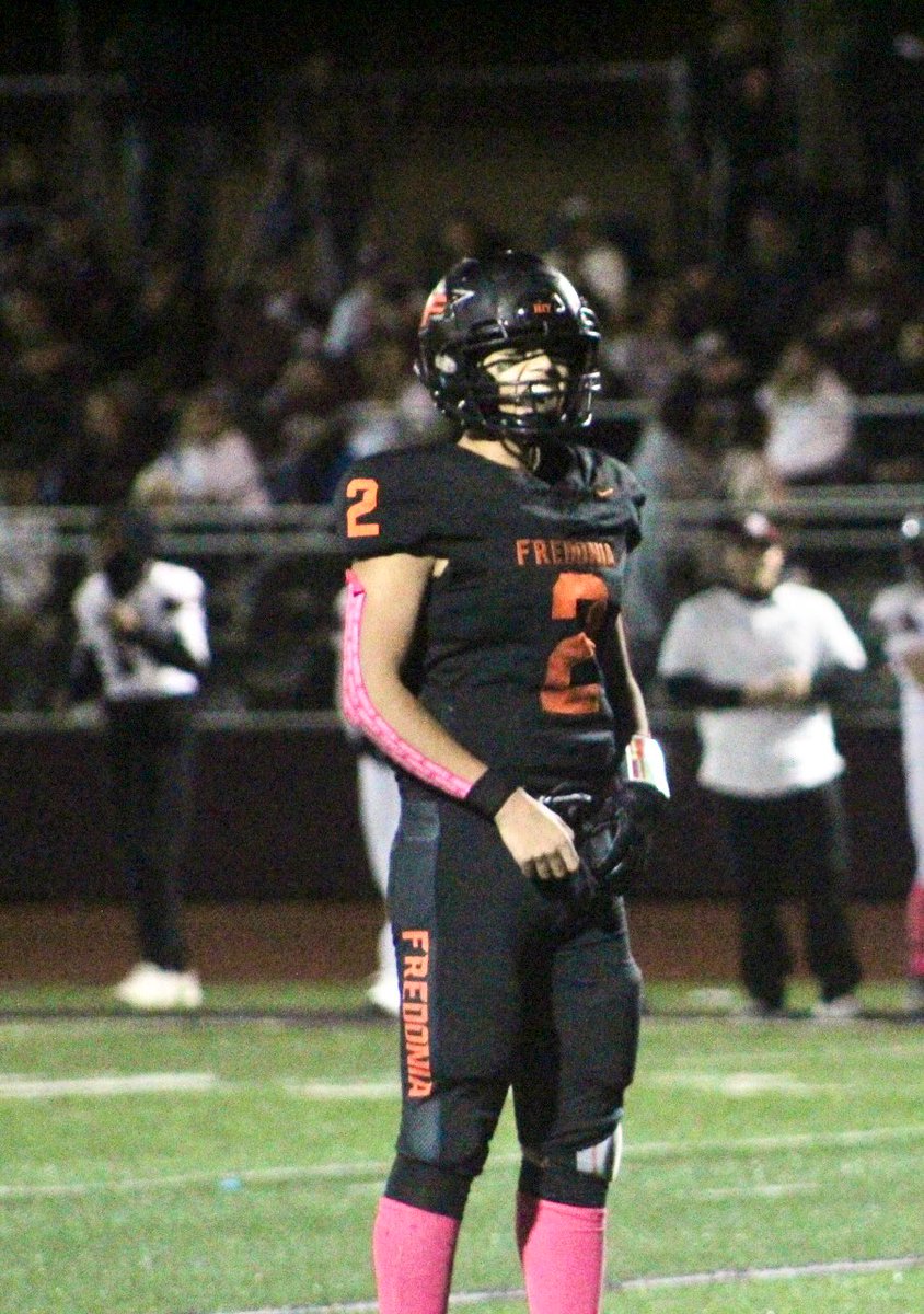 FINAL: Fredonia 32, Dunkirk 21.

Bragging rights in the cross-town rivalry belong to the Hillbillies with the victory to conclude the regular season.

Davion White with 3 TD (1 def.) in Q4.

<a href="/TheObserverNY/">OBSERVER</a> <a href="/ThePost_Journal/">The Post-Journal</a> @DKWayToPlay <a href="/FredoniaHSathl1/">FHS Athletics</a> <a href="/Marauder_FB/">Dunkirk High School Football</a> <a href="/FredoniaFTBL/">Fredonia Football</a>