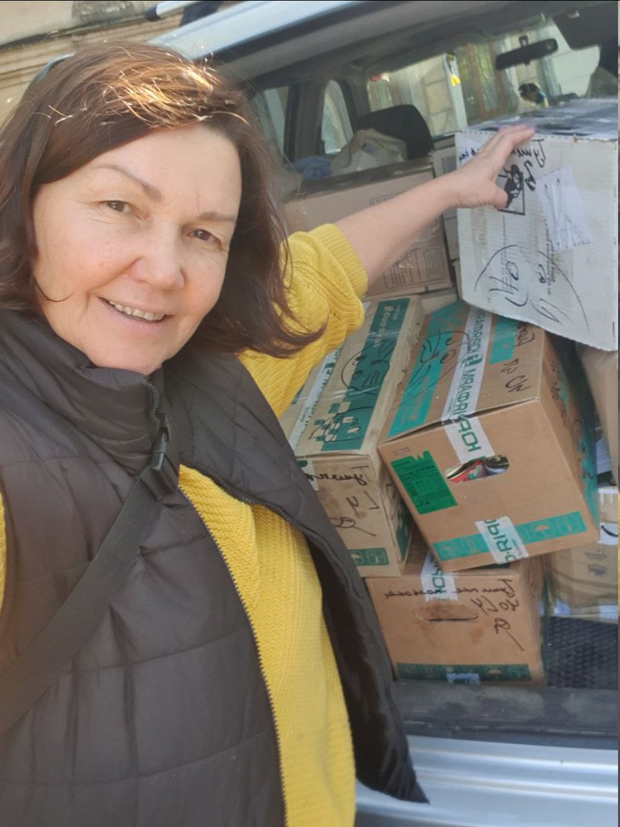 coastoflife_od's tweet image. #DailyCandles
These day Olena visited us twice, first she took more urgent parcel with 20 🥫🕯️ and 150 ones later.
  Our #trenchcandles will warm 🦸😼🇺🇦 in #Avdiivka, #Andriivka and #Bakhmut.
Lets make more together:
PayPal alpenhogs@te.net.ua - candles

#ukrainewar #UAarmy #ЗСУ