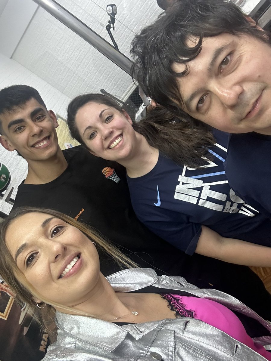 doblesytriples's tweet photo. ¡Muchas gracias Emiliano Lezcano por la entrevista para @doblesytriples en @ucubasquet!
🎙️📱: @macarenalou16 y @adaniyasebas
🎥💻: @isonpatoco y @leomargo
#EmilianoLezcano #EmiLezcano #ucubasquet #UCUWeb #UCUPlay #LigaNacional @LigaNacional @ferrobasquetok @FerroOficial https://t.co/kuLq4wWWfD