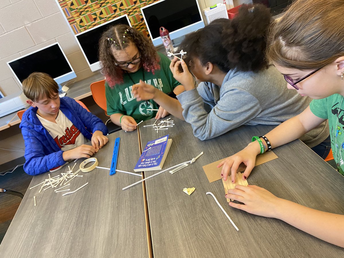 tzelwin's tweet photo. Engineering Club grades 7-8 scholars  @OrchardSTEM @CLEMetroSchools @MayorBibb @DrWarrenMorgan has exciting things happening this month! We build bone bridges to hold maximum capacity!! #STEM https://t.co/2tGkZY69S1