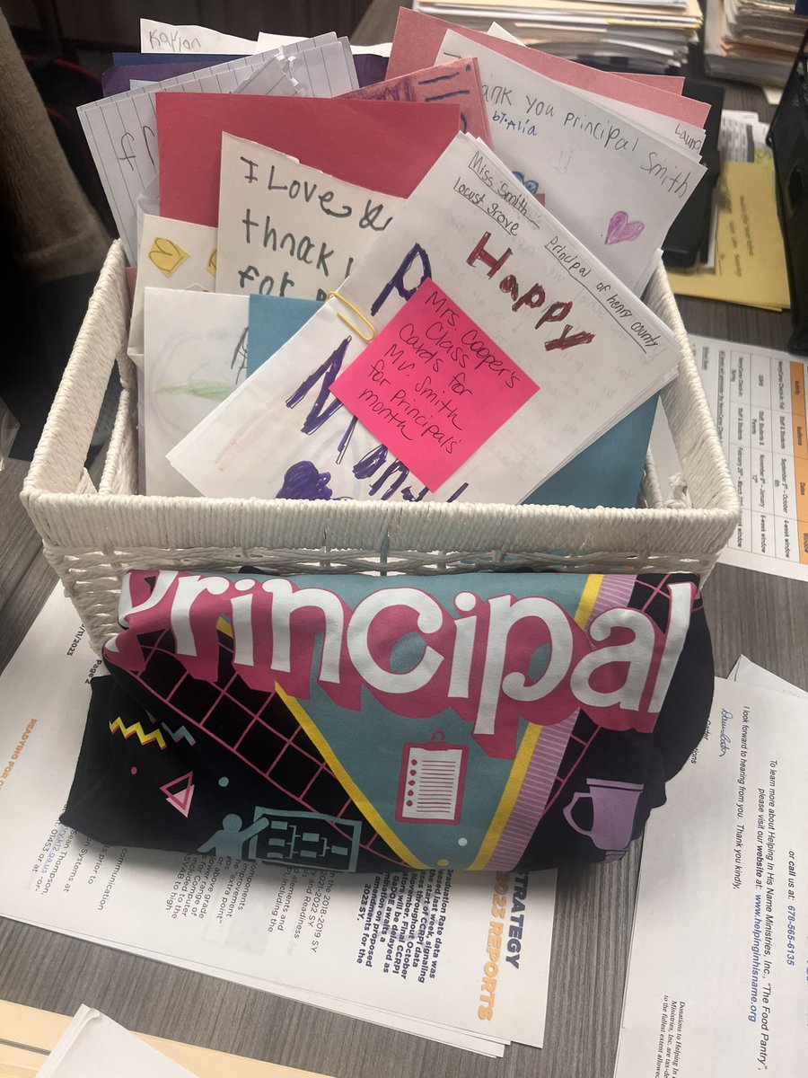 SparkleTSmith's tweet photo. My gratitude for being appointed to lead the amazing LGE students, faculty, and families as the Proud Prinicpal bring such joy to my heart - even through the tough days! 💙#NationalPrincipalAppreciationMonth
#BossesDay
#LGstrong https://t.co/WcGTPfnOh7