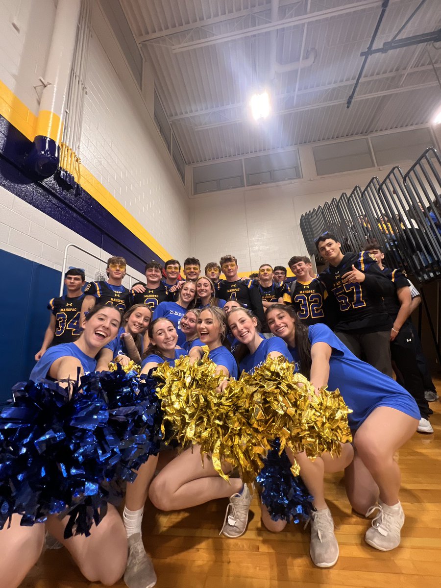 MahopacVarsityCheer tweet media