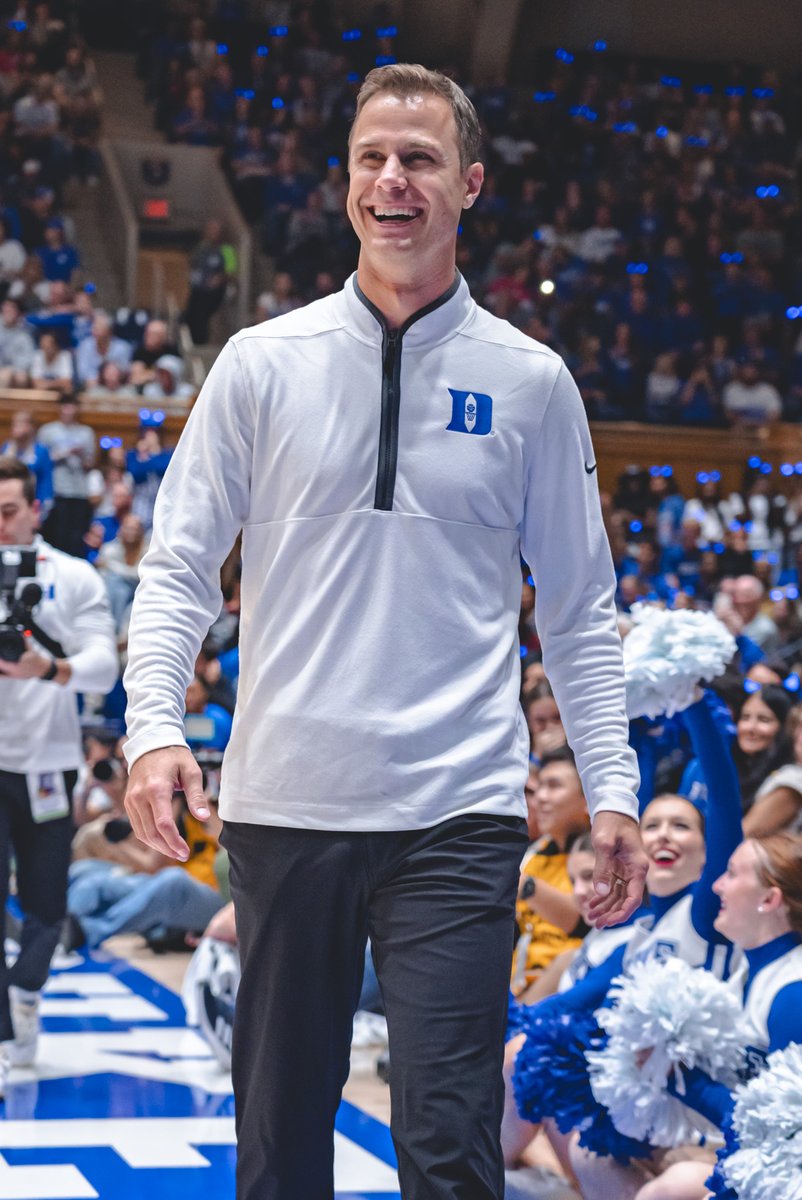 DukeMBB's tweet photo. Season 2⃣ vibes @JonScheyer https://t.co/Ctlh0dT4WG