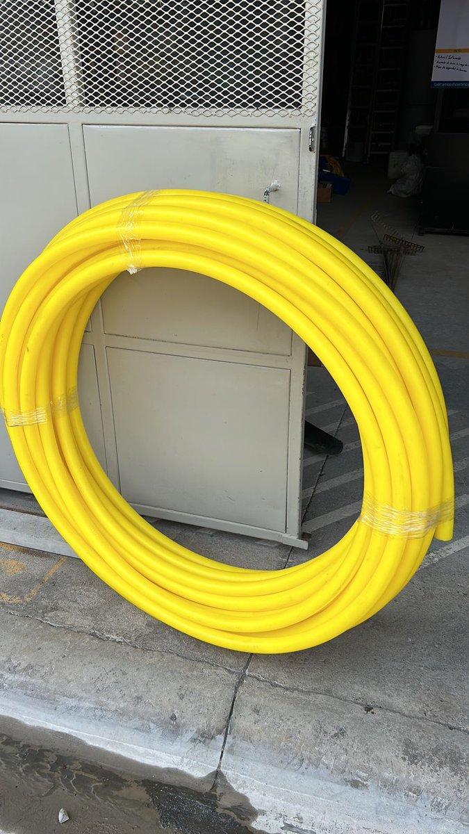 Nuevo ducto de 28/22 mm color amarillo. Proyecto EVOLUTION, Grecia 📍