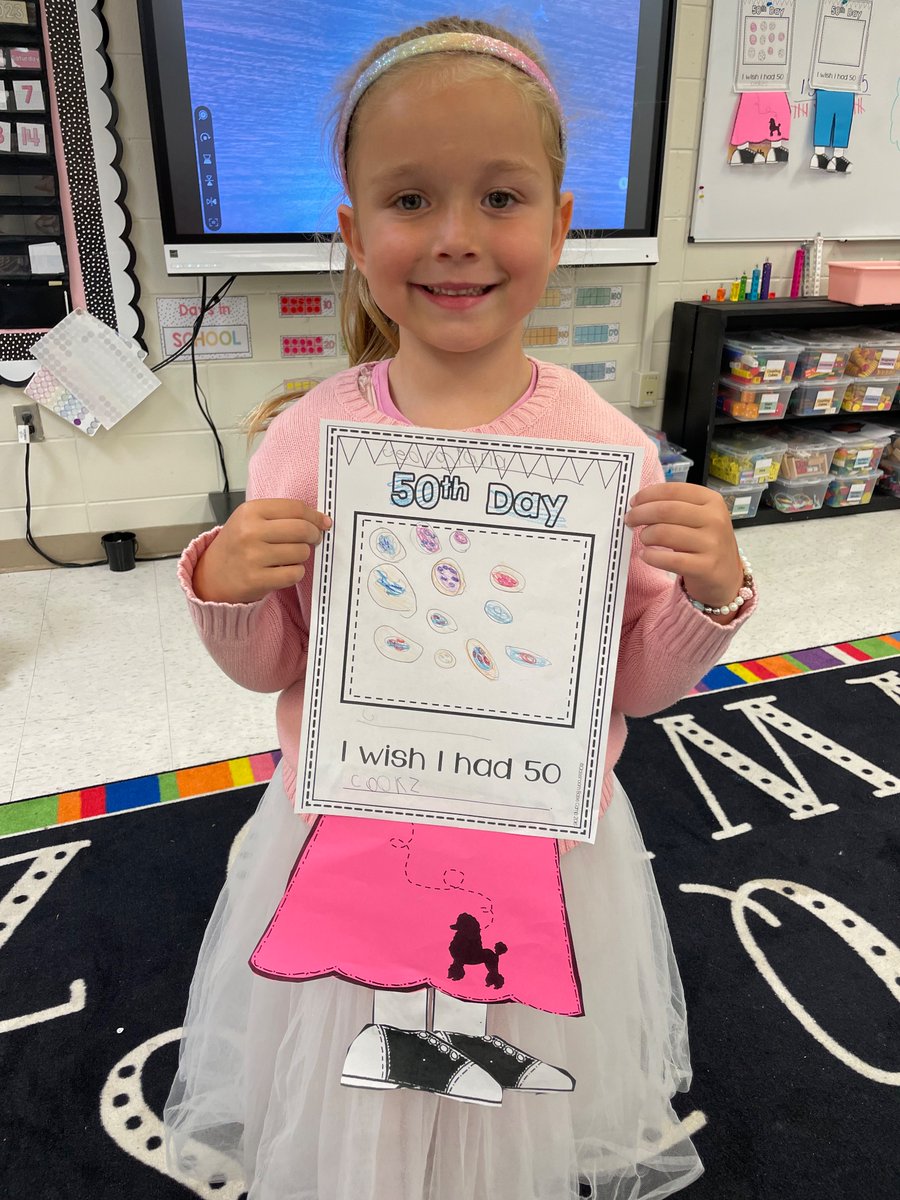 CCPSTigerClass's tweet photo. 50th day fun at CCPS! #ccpsbeat @cullmanprimary @eshaddix1 https://t.co/qfGAmrSrh0