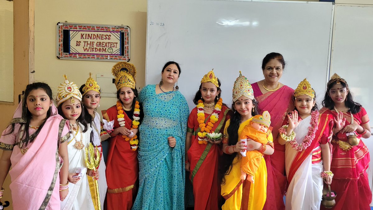 BinduRajeshwar's tweet photo. @sdg4all @ashokkp @y_sanjay @pntduggal @Kavita_hm @ShandilyaPooja @sunandask21 Wonderful depiction of divine attributes of mother Goddess love,protection,prosperity&Knowledge done by preparatory class students
#Ahlconint #Dussehra2023 @cbseindia29 @pntduggal @delhischoolnews @UNICEFIndia @Kavita_hm @kandhari_ekta https://t.co/uFqfo7E95O
