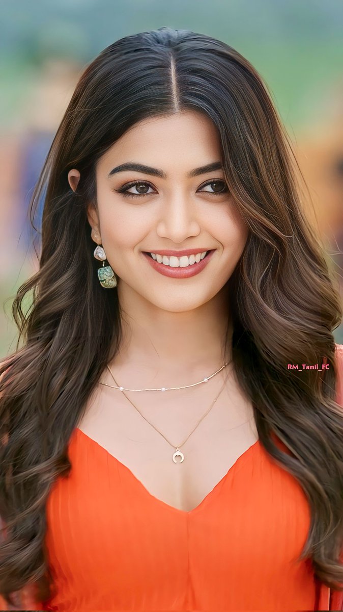 The sun is up,
The sky is blue,
Today is beautiful,
And so are you 🤗💖
Happy Morning Folks 🌻🌸
<a href="/iamRashmika/">Rashmika Mandanna</a>
#RashmikaMandanna