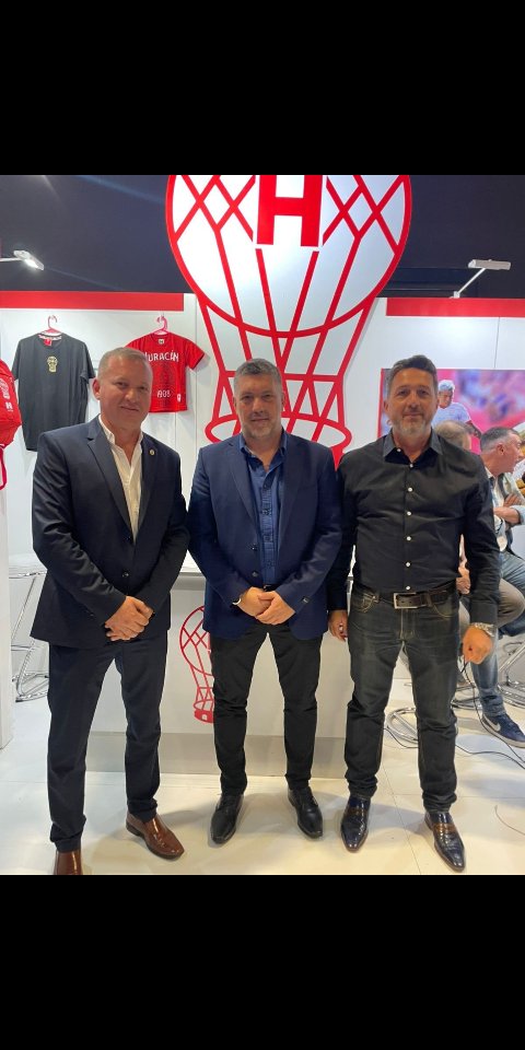 Nos la podemos agarrar con el arquero, con el 6 o con el DT, pero los verdaderos responsables de este presente de Huracán son estos tres inoperantes. Les quedó gigante el club. Hicieron todo mal. Destruyeron a Huracán. Y ni siquiera dan la cara.