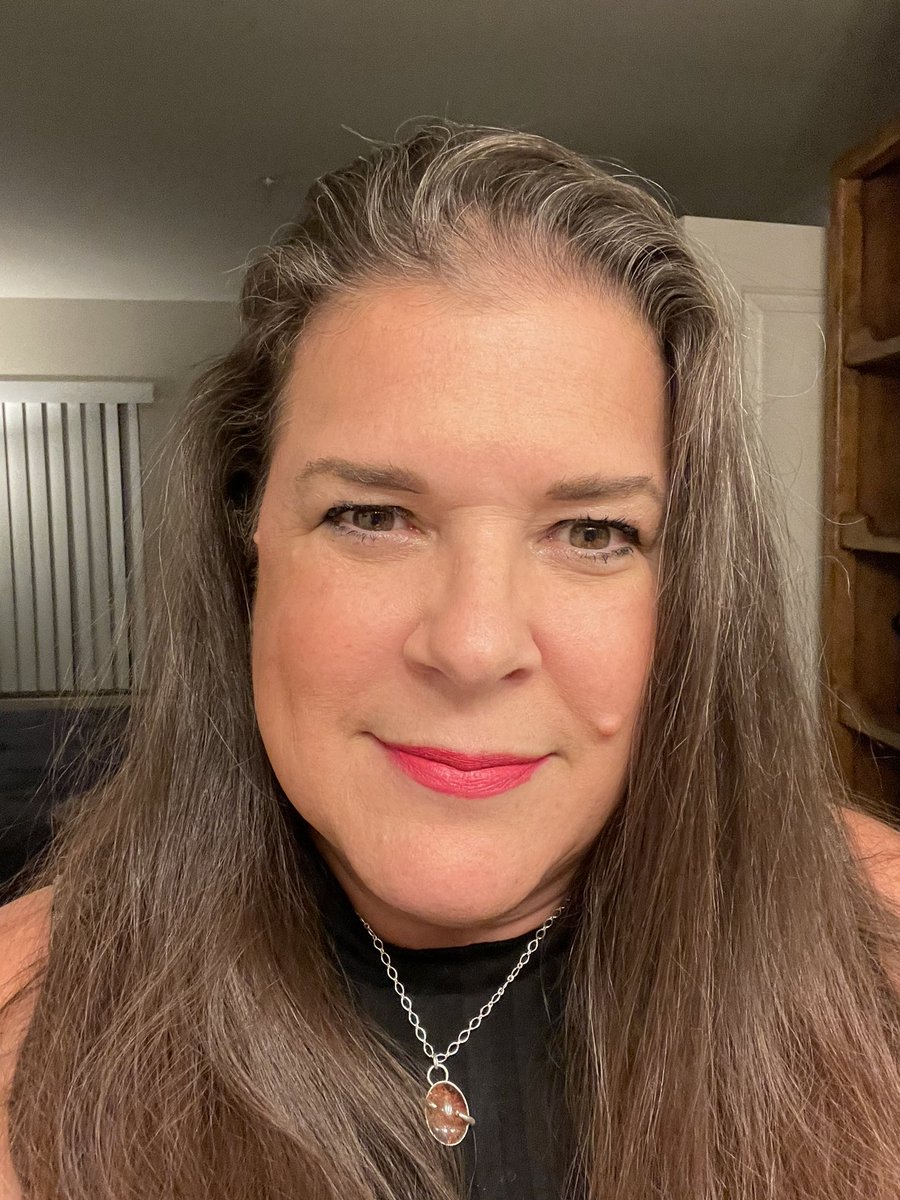 Too pretty to be staying home on a #Friday