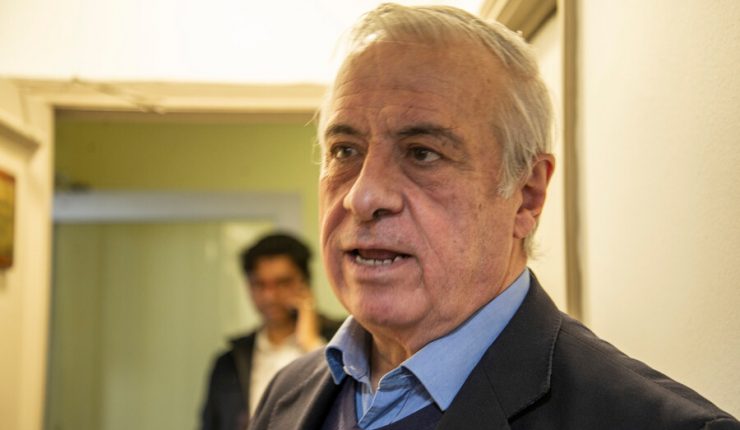 CNNChile's tweet photo. Mañalich y pie atrás de Sinovac en Chile: “Una vez más quedamos en ridículo ante la comunidad internacional” https://t.co/1IySg2DSZB https://t.co/dsLjixJuIW