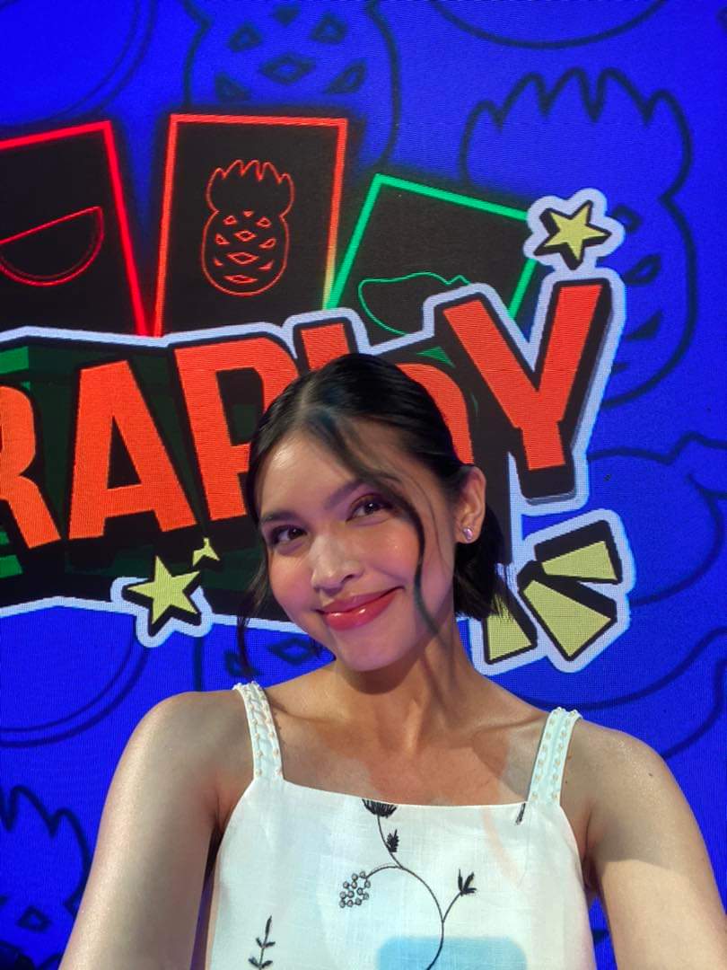 AAArtists_'s tweet photo. Super na-miss niyo ba si @mainedcm sa E.A.T.? 💛💛💛

Photo: @Official_TVJ

#MaineMendoza #AllAccessToArtists #fAAAmily https://t.co/1QM4Q0J2bP