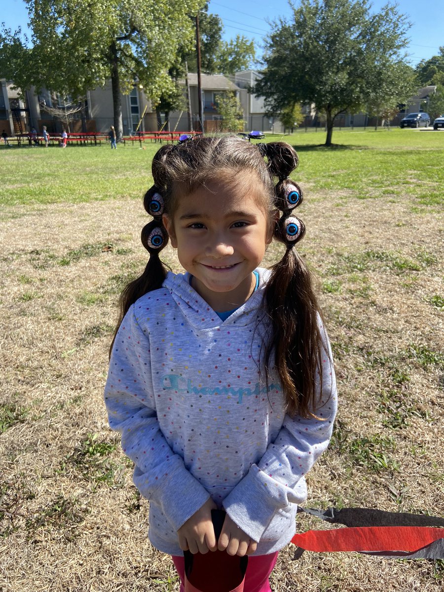 Bridgewater_FE's tweet photo. Eyeballs, spiders, and ghosts! Oh my!
Look at these creepy, cute, crazy hair-dos! What a great way to spend our Fun Friday! https://t.co/ZzEUCElVxh