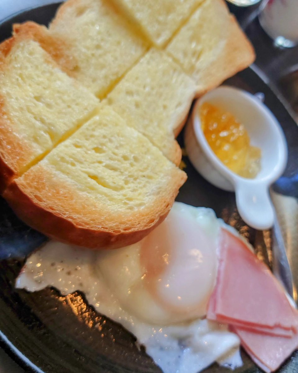 hirohirovol6969's tweet photo. 🖐️千葉市稲毛区にてモーニングを。
🖐️自家焙煎珈琲orケーキが美味しいか���たですよん。
＃自家焙煎珈琲マックス
＃モーニングセット
＃自家焙煎珈琲
＃ケーキ
＃千葉市稲毛区 https://t.co/yWflpuSORo