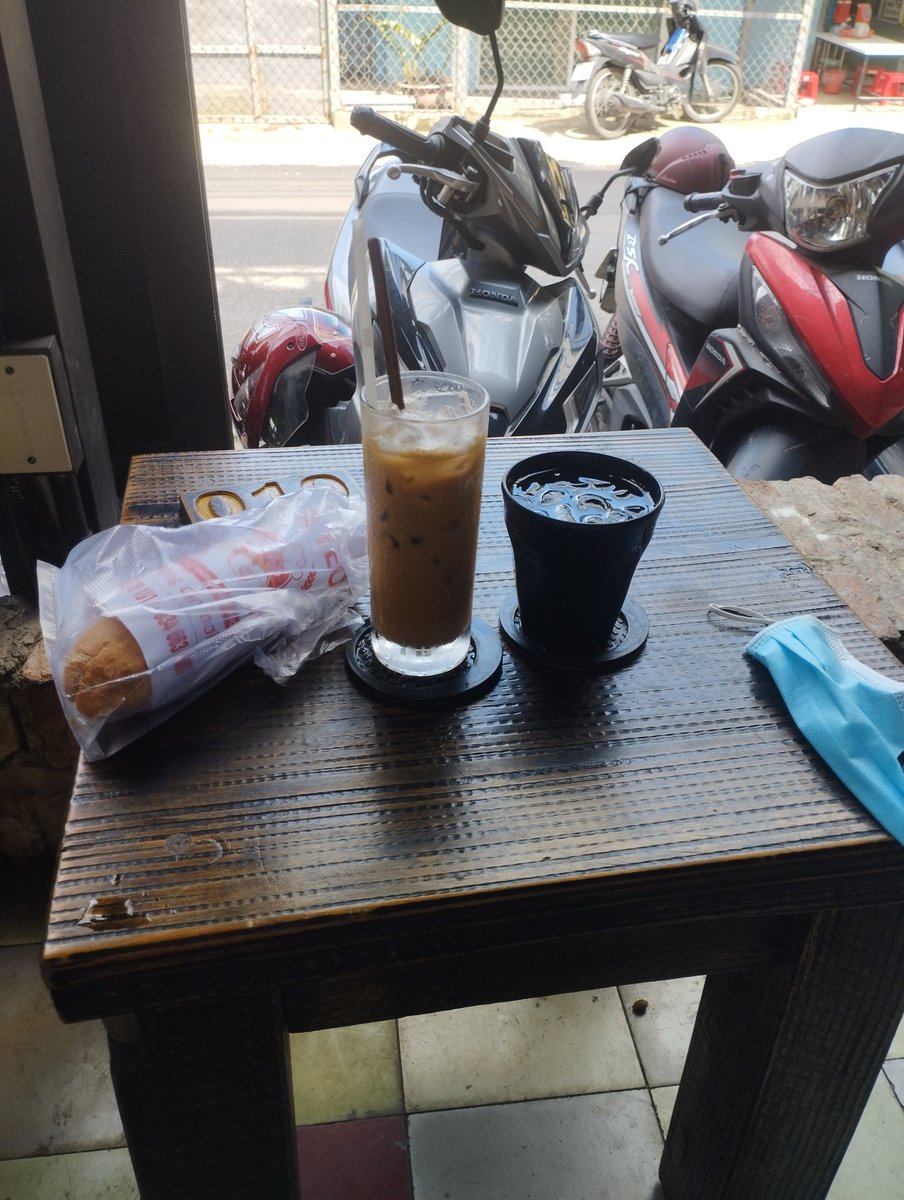 Hello Mọi người! Have a good weekend🥳🥳🥳
#BánhMi #Coffee