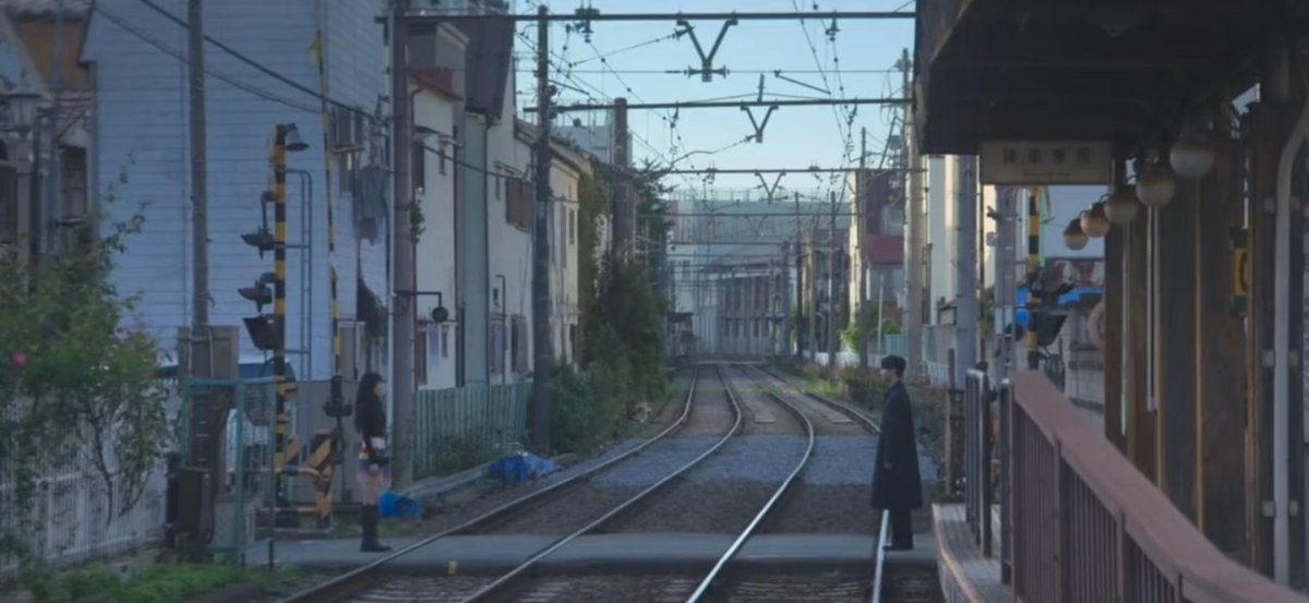 lkuukzky's tweet photo. "It feels like we are in different universes, and we're sitting side by side at the same station purely by chance." — Doona! (2023) https://t.co/DqcBLqJoKM