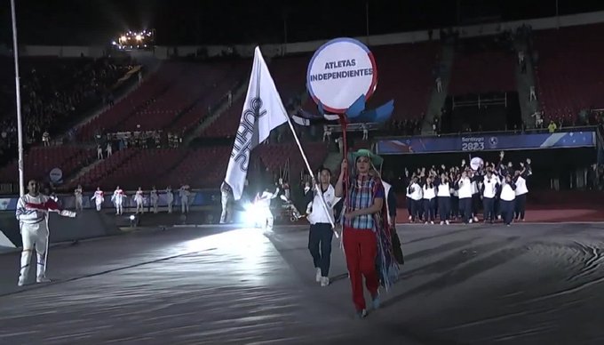 🚨Sin colores, sin himno, sin bandera...todo por la CORRUPCIÓN TOTAL❌️
Así han tenido que desfilar los deportistas de Guatemala🇬🇹 en los Juegos Panamericanos de Santiago de Chile