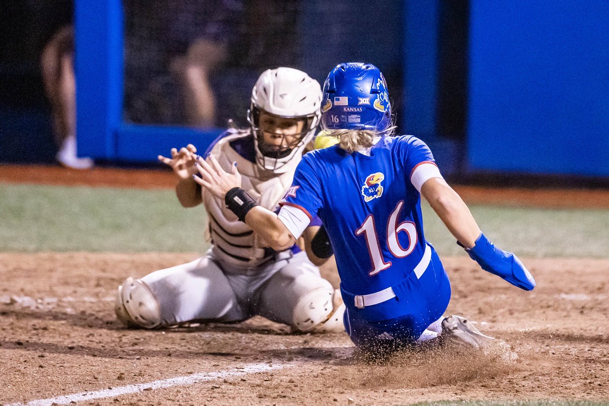 Friday night lights 🥎