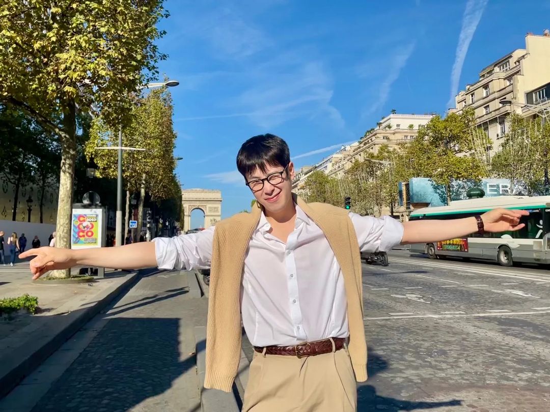 dpyob's tweet image. Good morning from Paris🇫🇷