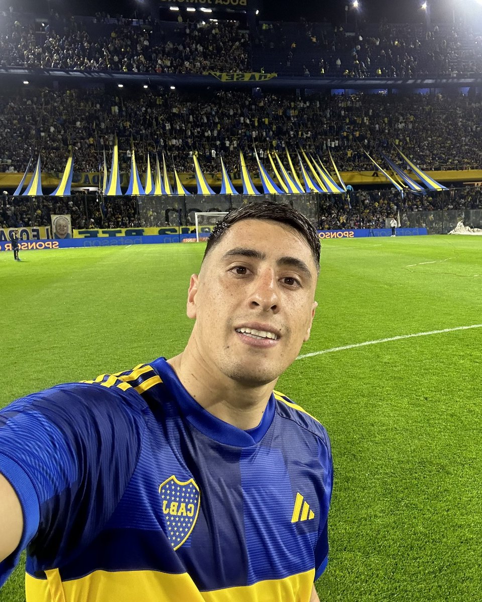 BocaJrsOficial's tweet photo. 🤳🇺🇾⚽️ https://t.co/6WjKZoMTrG