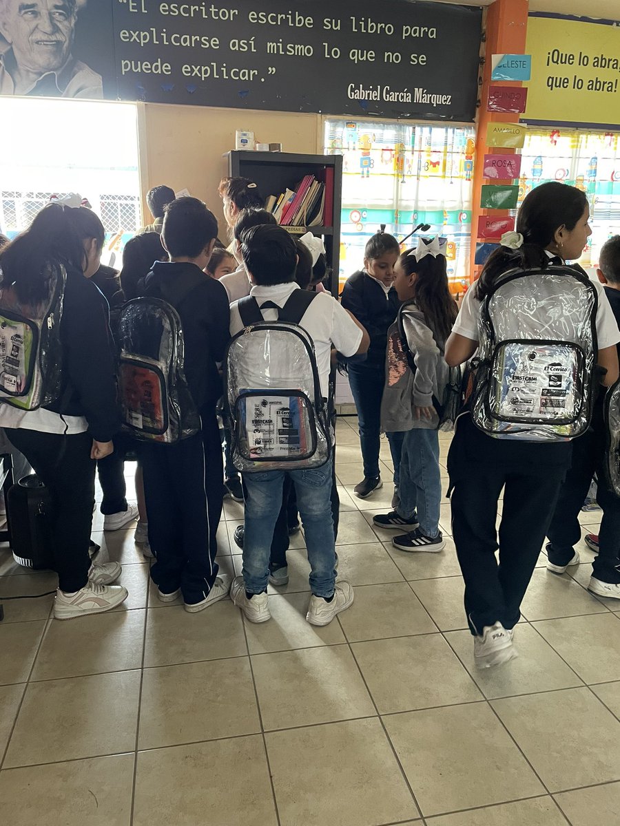 Haciendo entrega en conjunto con la <a href="/Amespre/">Amespre Nacional</a> de estos kit’s de mochila transparente con útiles escolares en la Escuela Primaria “ 1º de Mayo”.

#alhinnavargas #utilesescolares #mty #pasiónporservir