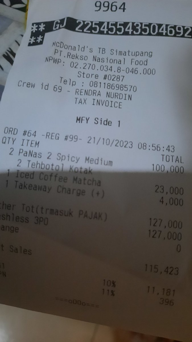 Hai.. <a href="/McDonalds_ID/">McDonald's Indonesia</a> beli makanan di MCD TB Simatupang, harusnya gratis 2 teh botol. Gak dikasih.. kasian driver <a href="/gojekindonesia/">Gojek Indonesia</a> balik lagi ngambil teh botolnya.. tapi cuma dikasih 1. Masak iya drivernya harus balik lagi..