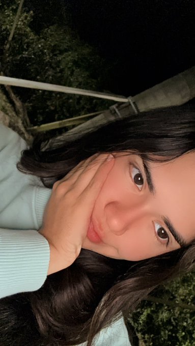 Sal a caminar antes de dormir y ver&aacute;s como tu mente se calmar&aacute;🥰  Pd:  yo aqu&iacute; sentada despu&eacute;s de caminar