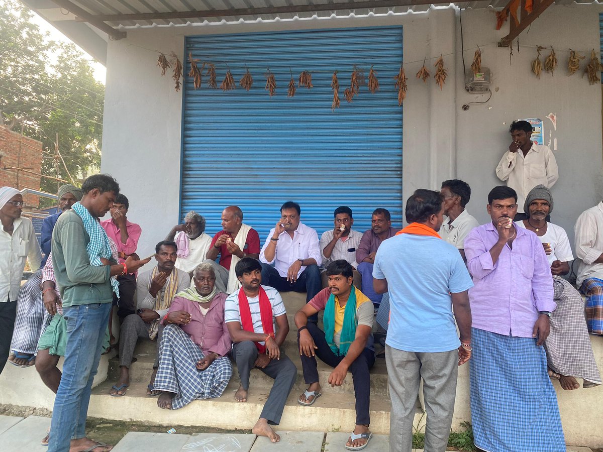 Preddybjp's tweet photo. చాయి పే  చర్చ కార్యక్రమంలో భాగంగా ఎడపల్లి మండలంలోని తనకలన్ గ్రామంలో పర్యటించి స్థానికులతో కలిసి అక్కడ  ఉన్న సమస్యల గురించి తెలుసుకొని, కేంద్ర ప్రభుత్వ పథకాల గురించి వారికి వివరించడం జరిగింది. https://t.co/TdHduhsWi1