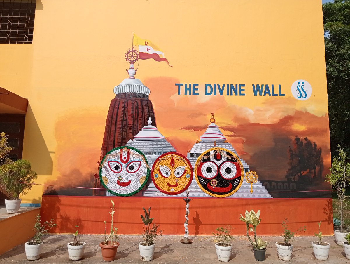 KendriyaO's tweet photo. 5500 plastic bottle caps collected from the sea beach makes this giant mural of the Holy Trinity! Gratitude to MoE, PM SHRI-KENDRIYA VIDYALAYA BERHAMPUR, ODISHA #PMSHRI @EduMinOfIndia @KVS_HQ @BhubaneswarRo https://t.co/CHHWLZ7adI