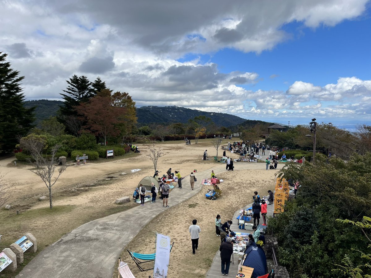 b964y's tweet photo. ランチ

#摩耶山
#掬星台
#Monte702 
#リュックサックマーケット https://t.co/qC4E0dENsS