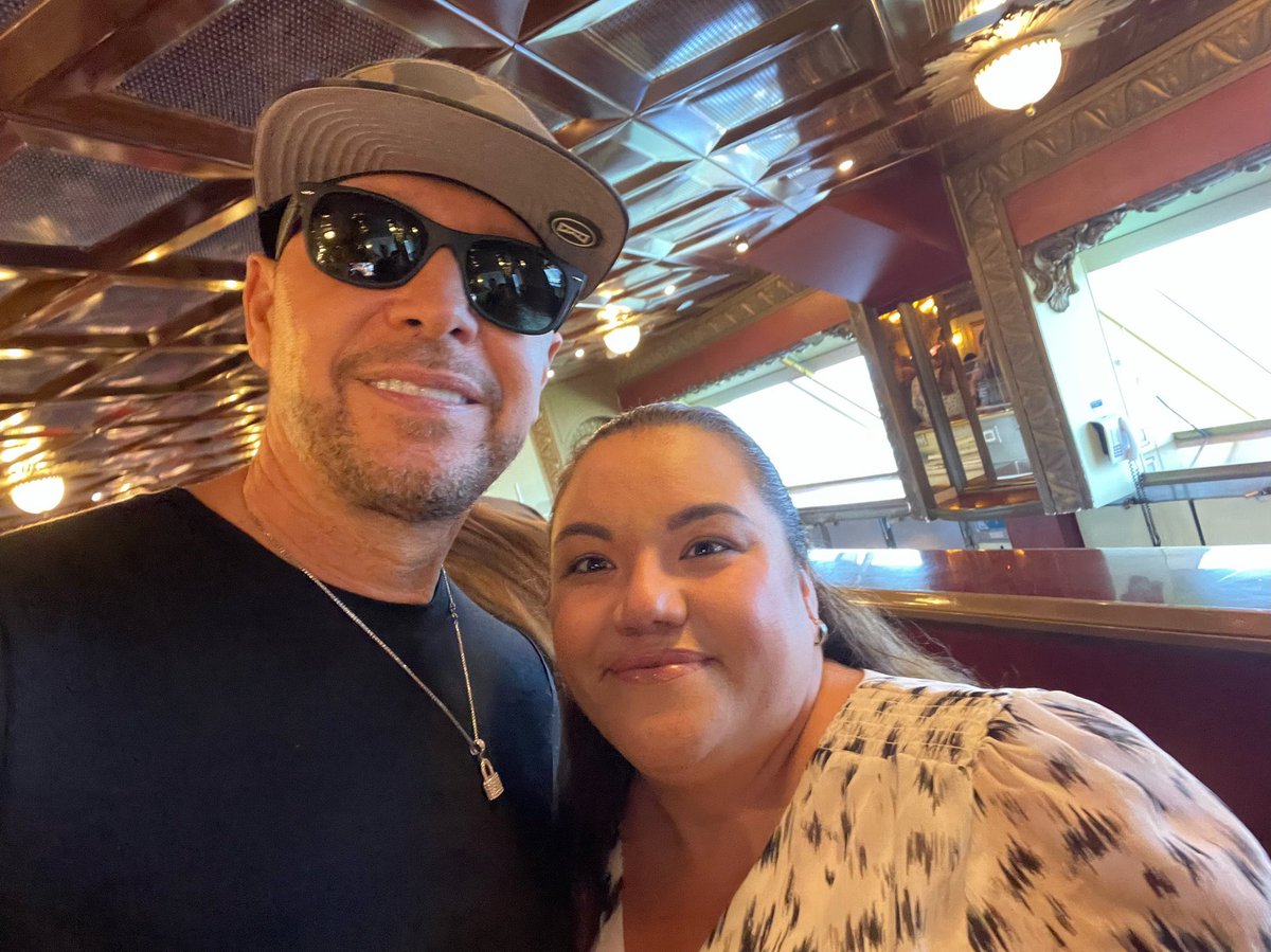 bellajade0919's tweet photo. Seeing our Captain liking my post made my night! #SelfiesWithDonnie https://t.co/W69TmUNYgl