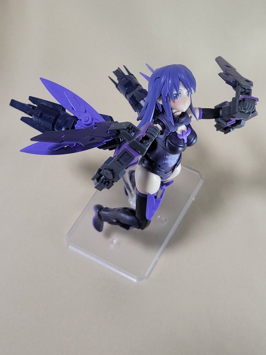 tgdentMidnight's tweet photo. アトレヴィ・スカイブーストフォーム
外装による高速移動と剣技に秀でたシスター
本人の一番の武器は拳
#30MS https://t.co/rDcUL4aKDb