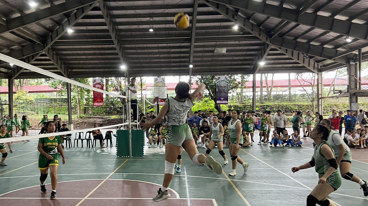 LeviofLEV's tweet photo. JUST IN: Afterwards, DLSU-D Patriots Volleyball Girls Team reclaims momentum from CDC Greycats GVT, 11-6.
#LEVSportsCoverage
✒: Jayd Susduero
📸: Jean Carla Villano https://t.co/luvUn6TaOB