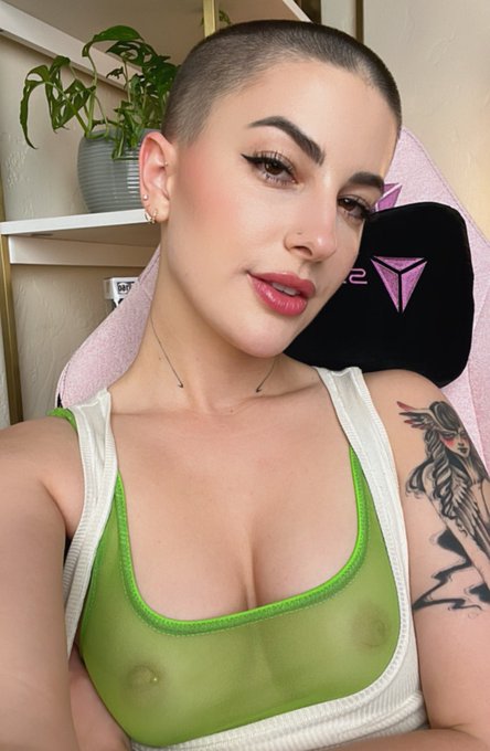 Live on https://t.co/UcEJAy2igl now 😈 https://t.co/b6H3nlIdZM