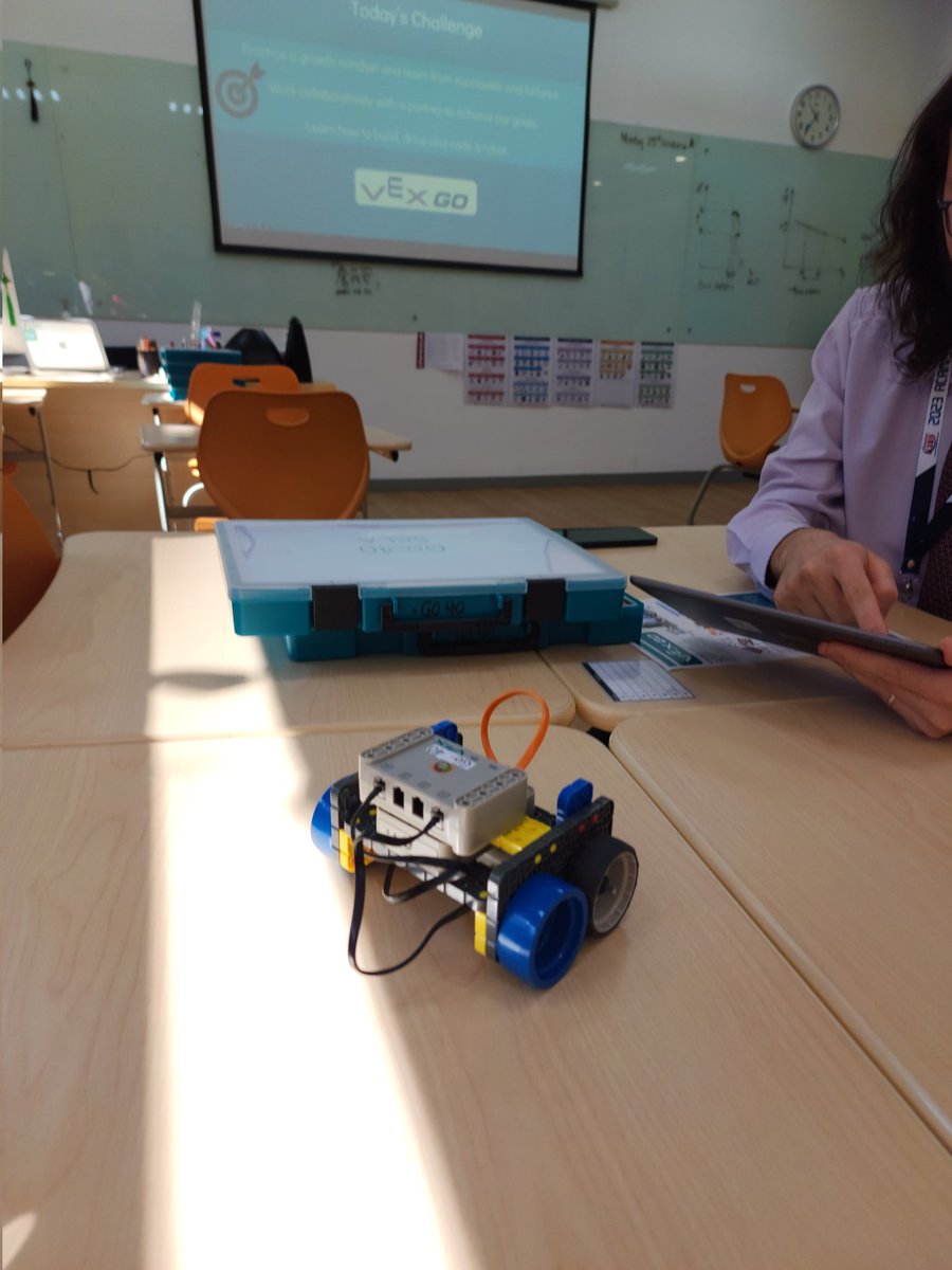 j_smigel's tweet image. Great @VEXRobotics session with @AlexisSnider15 today at ACAMIS tech conference at @I_S_Tianjin #ACAMIStech