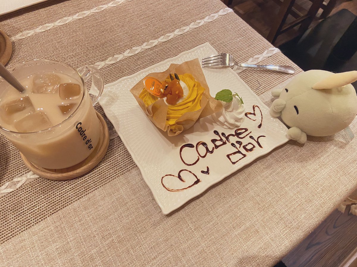 doll_108_'s tweet photo. 閉店されるということで、初来店した時の二人とお邪魔させてもらっていました...❁⃘*.ﾟ
私は約2年通わせてもらい本当にお世話になりました☺️🌸

#cadredor #bluefairydoll  #DreamValley https://t.co/gG2xvhqW6O
