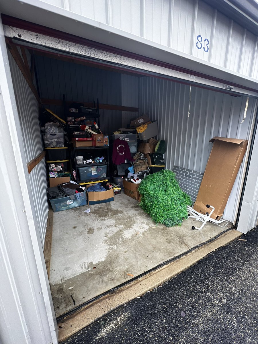 Roscoe Resells tweet media