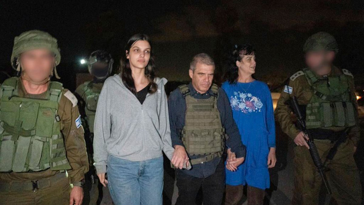 CTV News (@ctvnews) on Twitter photo Hamas has released two American hostages while 200 more hostages still remain in Gaza. <a href="/HeatherCTV/">Heather Wright</a> reports. ctvnews.ca/video?clipId=2… Hamas has released two American hostages while 200 more hostages still remain in Gaza. <a href="/HeatherCTV/">Heather Wright</a> reports. ctvnews.ca/video?clipId=2…