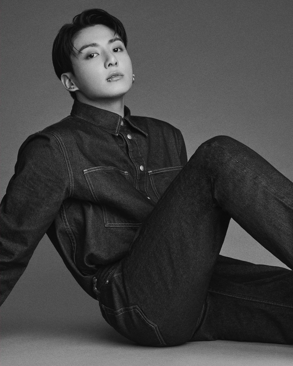 Maria_AFBF's tweet photo. Girl, I'm done. Bye. 🫠🥴🔥
#JungKook #정국 #CalvinKlein #JungKookxCalvinKlein #JKxCK #CKboy https://t.co/fcsMgvS3jT