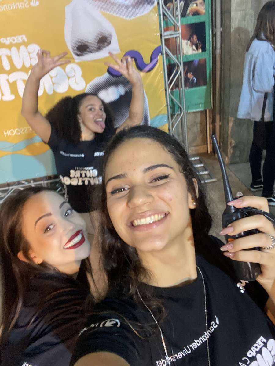lasilvestrini2's tweet photo. dei minha vida pra esse evento e finalmente ACABOU! entre trancos e barrancos e choros e berros rsrs 

#fecapcases @fecapcases https://t.co/V8Crn19PaT