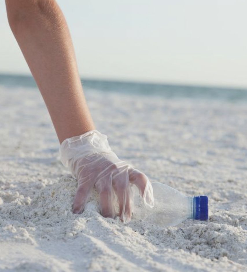 Every piece of trash we remove makes a difference. Even small actions can have a big impact. 🌊💙
.
.
.

Photo credit: <a href="/LaBelleNaturel/">La Belle Naturelle LLC</a>