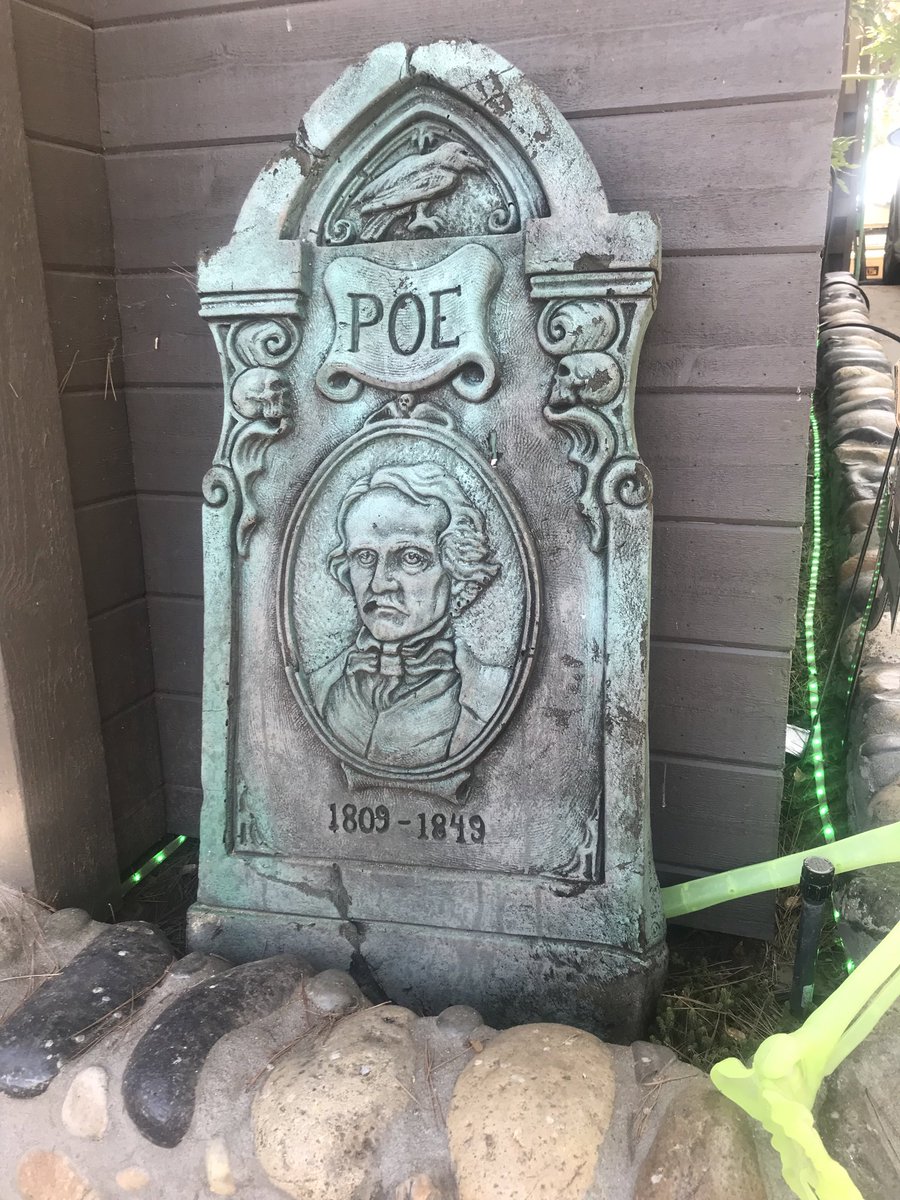 Had no idea he was buried in Burbank, a few blocks from me, on a residential street in some guy’s yard. I pass this house all year long and only just noticed it! So cool.