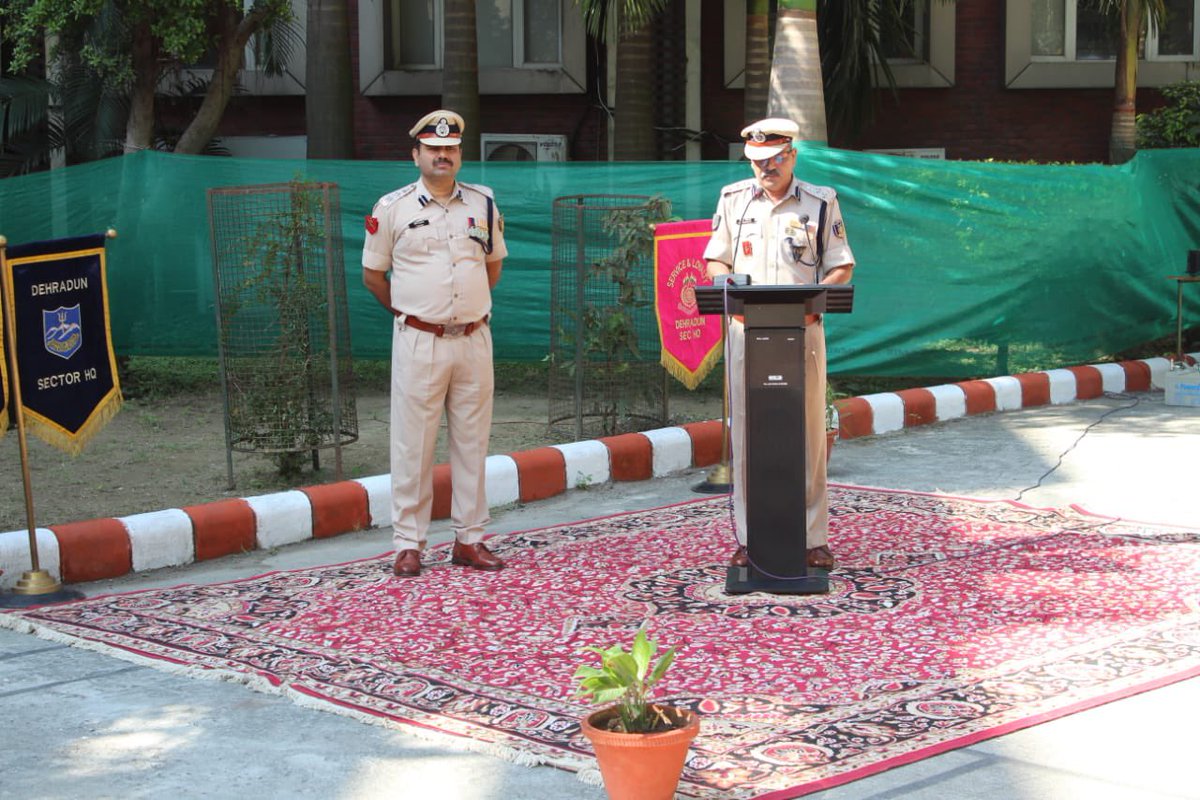 crpfddn's tweet photo. All officers &amp; Jawans of @crpfddn paid homage to the CRPF persl who had sacrificed their lives in 1959 at Hot Spring area of Ladakh #policecommemorationday2023 @crpfindia 
@GCCRPFRAMPUR 
@Kathgodam536 
@PIBDehradun 
@DDnews_dehradun https://t.co/RoWnnpby8M