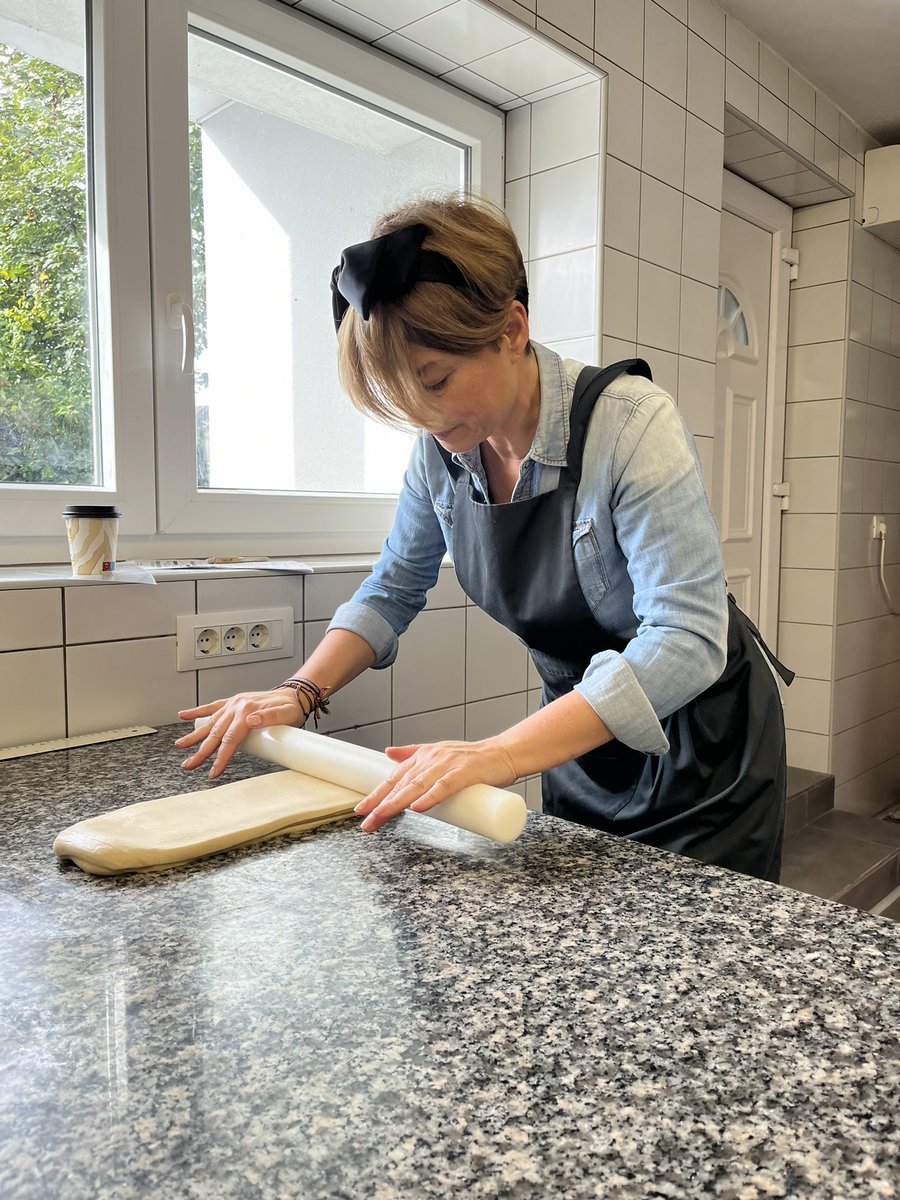 lisicamica's tweet photo. Jutri lahko pridete na sveže pečene rogljičke!
#tecaj #zebrapatisseries https://t.co/oHdx83ZDge
