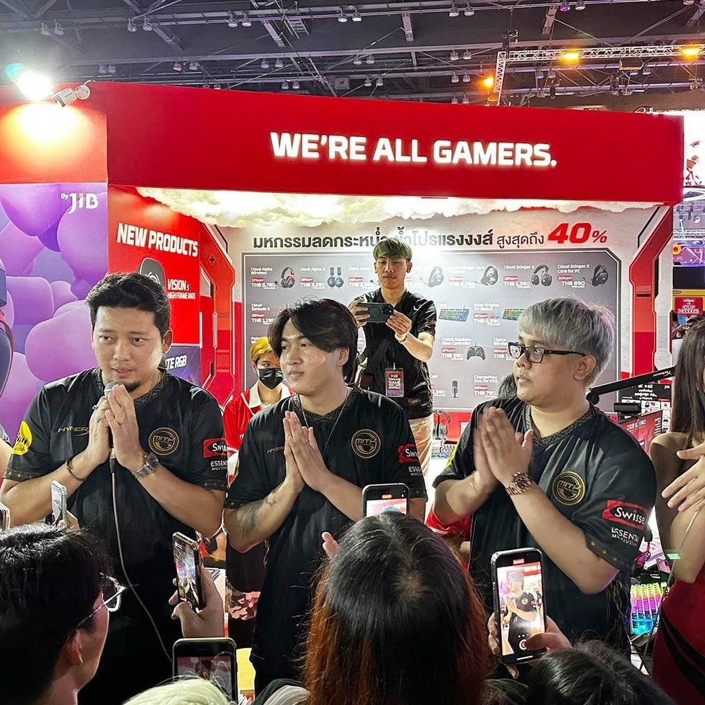MiTHeSports's tweet photo. 📸🫰บรรยากาศ ที่บูธ HyperX i2 กับ MiTH กำแพง + KirosZ ! งาน Thailand Game Show 2023: Assemble #TGSxMiTH
#TGS2023 #HyperX #Underthecloud #MiTH https://t.co/57o5Lo4MSu