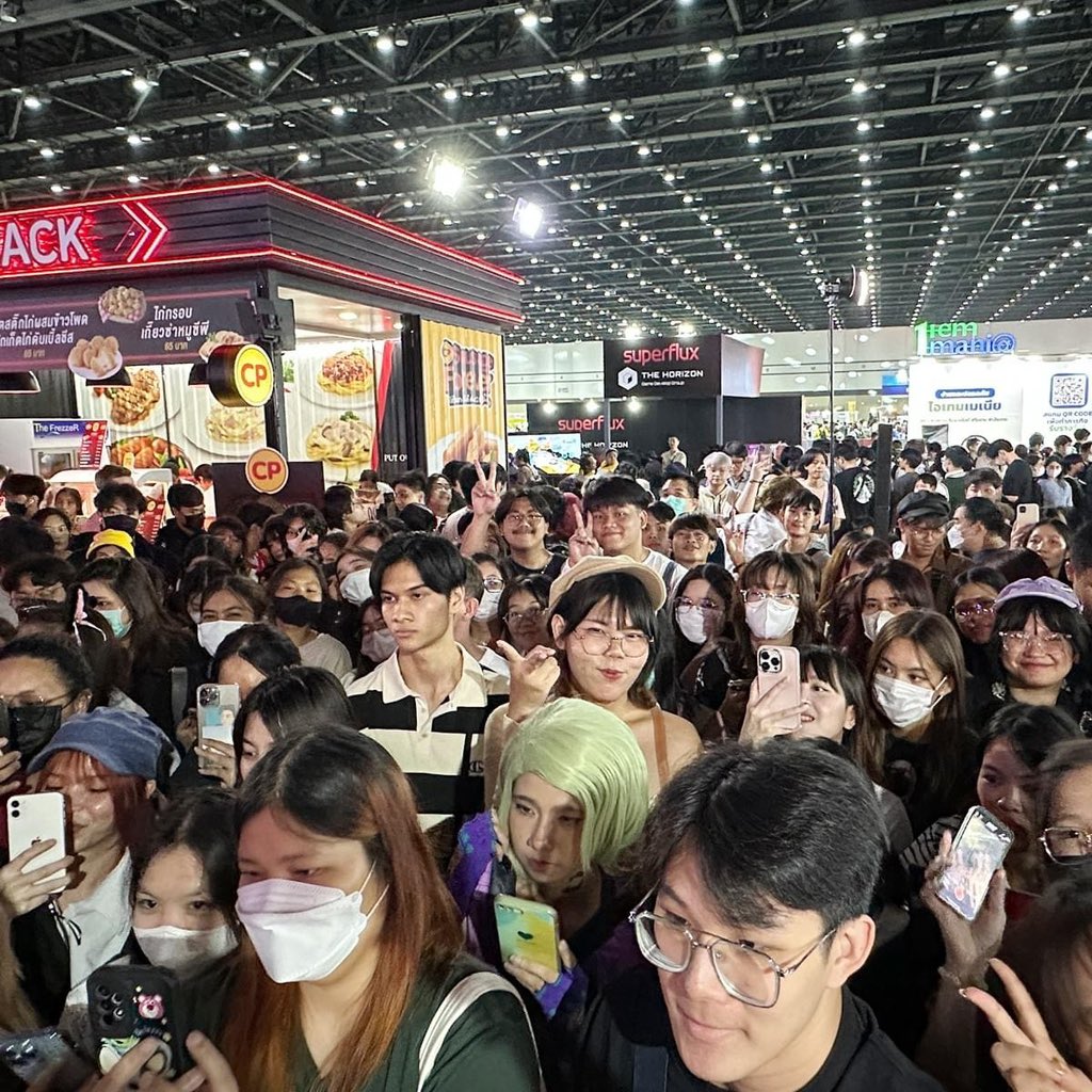 MiTHeSports's tweet photo. 📸🫰บรรยากาศ ที่บูธ HyperX i2 กับ MiTH กำแพง + KirosZ ! งาน Thailand Game Show 2023: Assemble #TGSxMiTH
#TGS2023 #HyperX #Underthecloud #MiTH https://t.co/57o5Lo4MSu