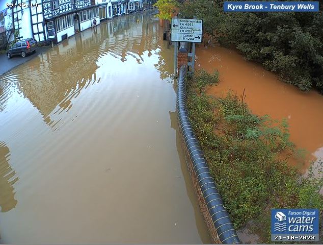 ⚠️ Market Street, Tenbury closed due to flooding of Kyre Brook

Pictures via <a href="/farsondigital/">Glyn</a> 
Live link: farsondigitalwatercams.com/locations/tenb…