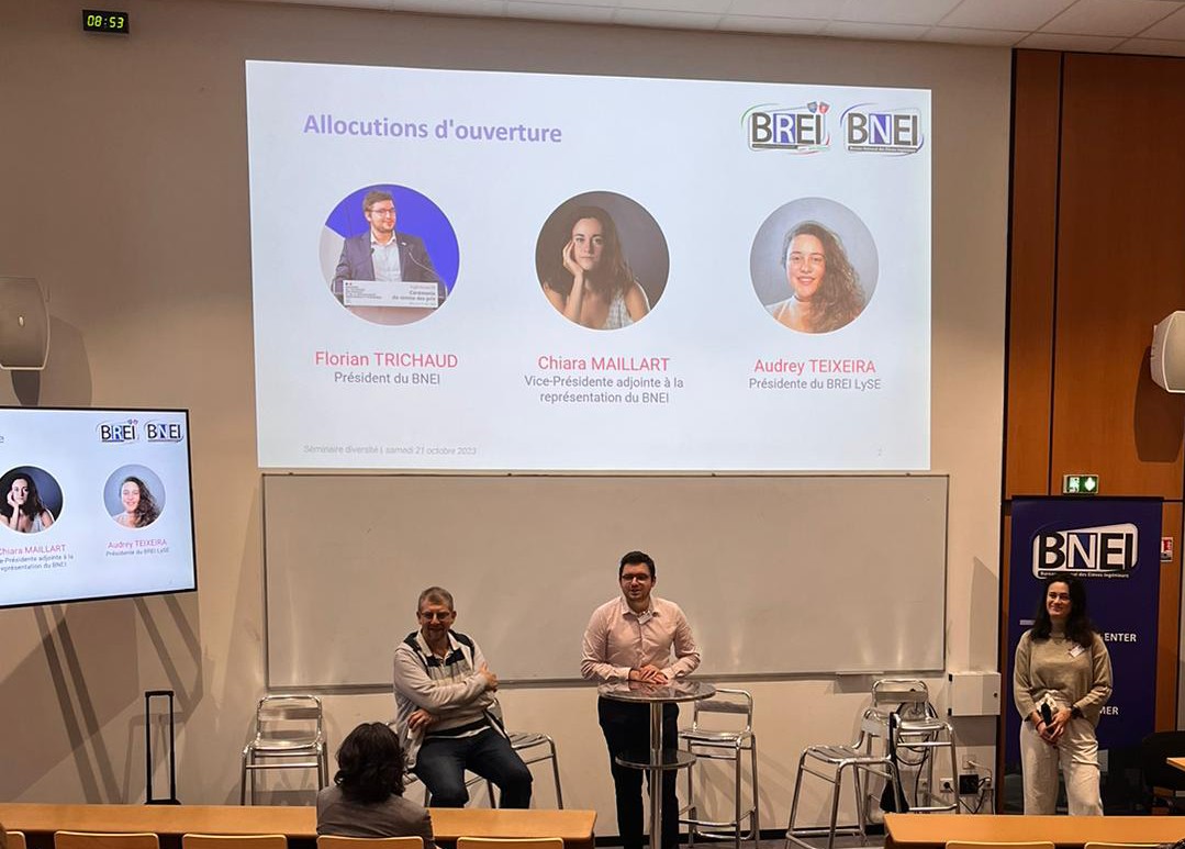 BNEIassos's tweet photo. Lancement de notre première édition du séminaire diversités. 
Notre président @FlorianTrichaud a rappelé "l'importance capitale de nous former, dans nos écoles d'ingénieurs, aux diversités"

#diversites #handicap #racisme #LGBTQIA #egalite #genre https://t.co/VDkfsyNIGu